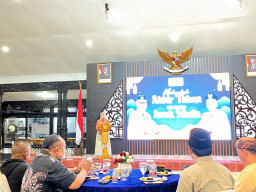 Anak Muda Diam Saat Indonesia Raya, Bergegas Saat Konser: Alarm Keras dari Bupati Lumajang