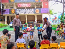 Satlantas Polres Lumajang Kenalkan Budaya Tertib Lalu Lintas Lewat Program Polisi Sahabat Anak