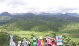 Bukit Teletubies Blitar, Panorama Perbukitan Hijau yang Menenangkan