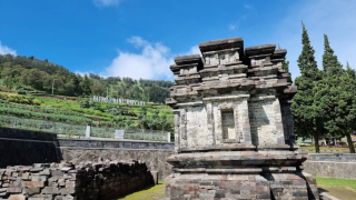 Candi Gatotkaca, Pesona Sejarah yang Tegak Sunyi di Kaki Dieng Banjarnegara