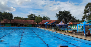 Kolam Renang Serulingmas, Tempat Rekreasi Air Favorit Keluarga di Pusat Banjarnegara