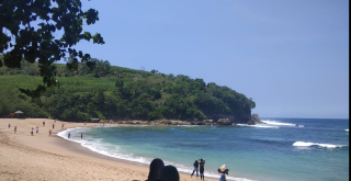 Pantai Pangi, Pesona Pantai Alami yang Tenang di Pesisir Selatan Blitar