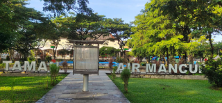 Taman Air Mancur Karanganyar, Ruang Publik Sejuk yang Jadi Favorit Keluarga untuk Bersantai