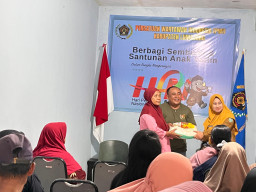 Sambut HPN 2026, PWI Lumajang Salurkan Sembako untuk Warga Kurang Mampu