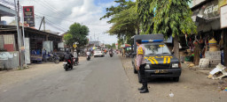 Persempit Ruang Gerak Kriminalitas, Polsek Kunir Intensifkan Patroli Jalan Raya