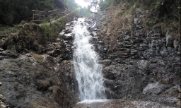 Air Terjun Pundak Kiwo, Pesona Alam Tersembunyi di Lereng Gunung Lawu