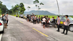 Balap Liar Ngabuburit Dibubarkan, Polres Lumajang Amankan 15 Motor di Jalur JLS