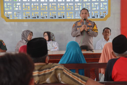 Di Tengah Ancaman Lahar Semeru, Kapolres Lumajang Kawal Harapan 43 KK Lewat Dana Tunggu Hunian