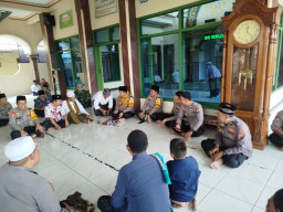 Safari Jumat di Tekung, Kapolres Lumajang Perkuat Silaturahmi dan Jaga Kondusivitas Ramadhan