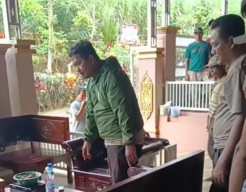 Darah di Siang Bolong: Kades Pakel Lumajang Diserang Brutal di Rumahnya Sendiri