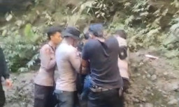 Empat Oknum Penarik Karcis Paksa di Tumpak Sewu Diciduk Polisi