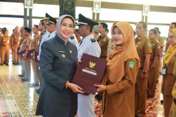 Rotasi 70 Pejabat, Bupati Lumajang Tegas: Jabatan Bukan Tempat Kepentingan Pribadi