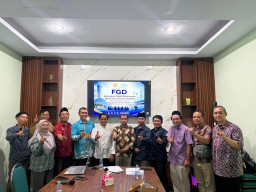 UNESA Surabaya Bahas Strategi Komunikasi Bencana untuk Cegah Kepanikan Warga Lumajang