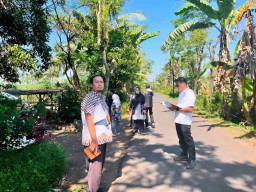 Komisi B DPRD Lumajang Tinjau Progres Perbaikan Jalan di Klakah dan Kedungjajang