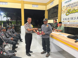 Bhabinkamtibmas Sukodono Perkuat Peran Satlinmas Jaga Keamanan Desa