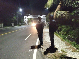 Patroli Dini Hari di Perbatasan Lumajang-Probolinggo, Polisi Perketat Pengawasan Jalur Rawan Kejahatan