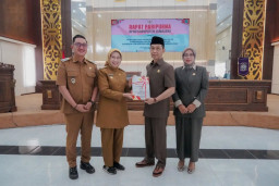 Pemerintah Tanggapi Catatan Fraksi, DPRD Lumajang Lanjutkan Pembahasan P-APBD 2026