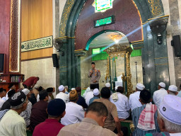 Perkenalkan Diri Lewat Safari Jumat, Kapolres Lumajang Ajak Warga Perkuat Sinergi Jaga Kamtibmas
