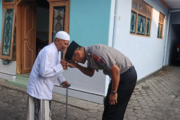 Kapolres Lumajang Sambangi Ponpes Miftahul Ulum, Minta Doa Kiai untuk Jaga Kamtibmas