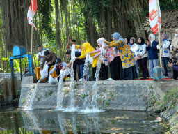 15.000 Bibit Ikan Ditebar, Menanam Harapan di Rowosumo