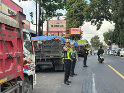 Kasat Lantas Lumajang Tak Main-Main, Sopir Bandel Langgar Larangan Jam 06.00–08.00 Bakal Ditindak