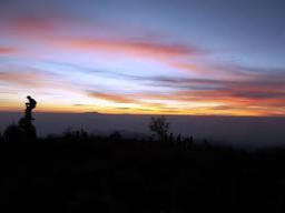 Dari Puncak Tertinggi di Lumajang ini, Anda Bisa Lihat Gerhana Matahari Dengan Indah