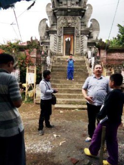 Sapa Langsung, Bang Poer Anggota DPR RI Temui Umat Hindu di Lereng Gunung Semeru