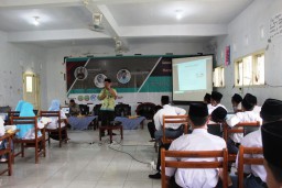 Santri MA Syarifuddin Gelar Seminar Jurnalistik dan Karya Tulis Ilmiah