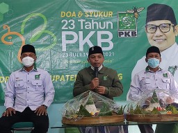 PKB Lumajang Siapkan 1000 Paket Sembako Warga Isoman