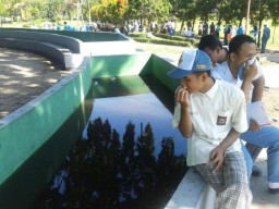 Air Mancur Taman Alun-alun Lumajang Keluarkan Aroma Bau Busuk Jadi Rasan-rasan