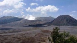 Siaga Level 3 Wisatawan Ke Bromo Ditutup, Pendakian Semeru Tetap Dibuka