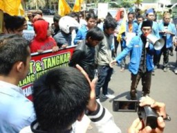 Dikawal Demo PMII, 2 Saksi Kunci Penganiayaan Tosan dan Salim Kancil Minta Perlindungan Polisi