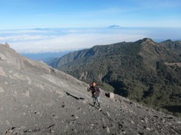 Tersesat Usai Daki Semeru, 3 Pendaki Ditemukan di Blank 75