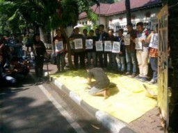 Aksi Solidaritas Salim Kancil dan Tosan, Aktivis Cium Upaya Penyederhanaan Kasus Selok Awar-awar