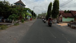 Jalan Desa Klampok Arum ke Kota Lumajang Mendadak Ramai Pengendara