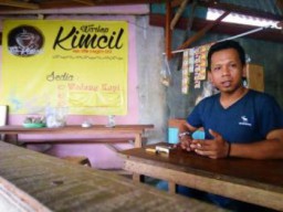 Asyiknya Nongkrong Ngopi Karo Kimcil di Panjaitan