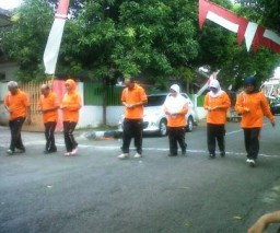 Ciptakan Kebersamaan, BPBD Lumajang Gelar Lomba Makan Krupuk