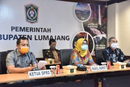 Bunda Indah dan Cak Anang Terima WTP LKPD Lumajang 2019 Secara Daring