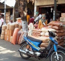 Menjelang Idul Fitri, Makanan Ringan Mulai di Pasarkan