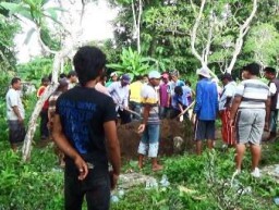 Tewas Dibondet, Suasana Pemakaman Jumadi Mengharukan