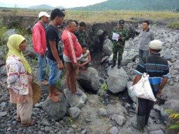 Tertimpa Batu, Tambang Pasir Sumberwuluh Makan Korban Penambang