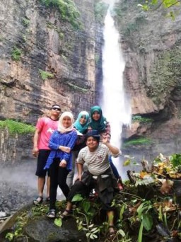 Woow...!! Keindahan Air Terjun Antrukan Sumber Telu di Pronojiwo Hebohkan Facebooker