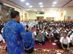 Masuk SMAN Jatiroto, BNNK Lumajang Sosialisasi Bahaya Narkoba