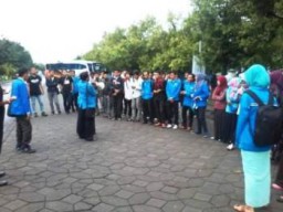 Tiba di Surabaya, PC PMII Lumajang Langsung Orasi