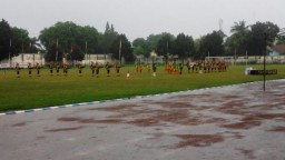 Meski Hujan, Puluhan Peserta Drum Band Tetap Semangat di Piala KONI