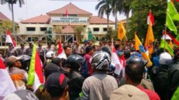 Demo Bersama AMPEL di Pemkab, PMII Lumajang Akan Terus Kawal Kasus Pasir