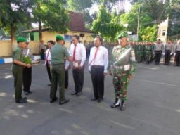 Sukses Tangkap Begal, Kapolres dan Dandim 0821 Beri Penghargaan Anggota Berprestasi