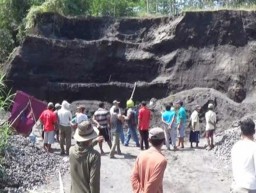 Lokasi Tambang Pasir Maut Desa Lempeni, Polisi Belum Tentukan Berijin Atau Illegal