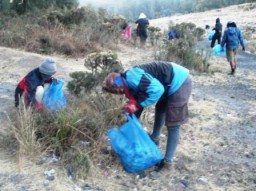 Tinggalkan Sampah di Semeru, Acara Fun Trip Diprotes Pecinta Alam