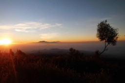 Hari Raya Nyepi, B-29 Negeri di Atas Awan Tetap Dibuka Bagi Pengunjung, Ini Jalurnya